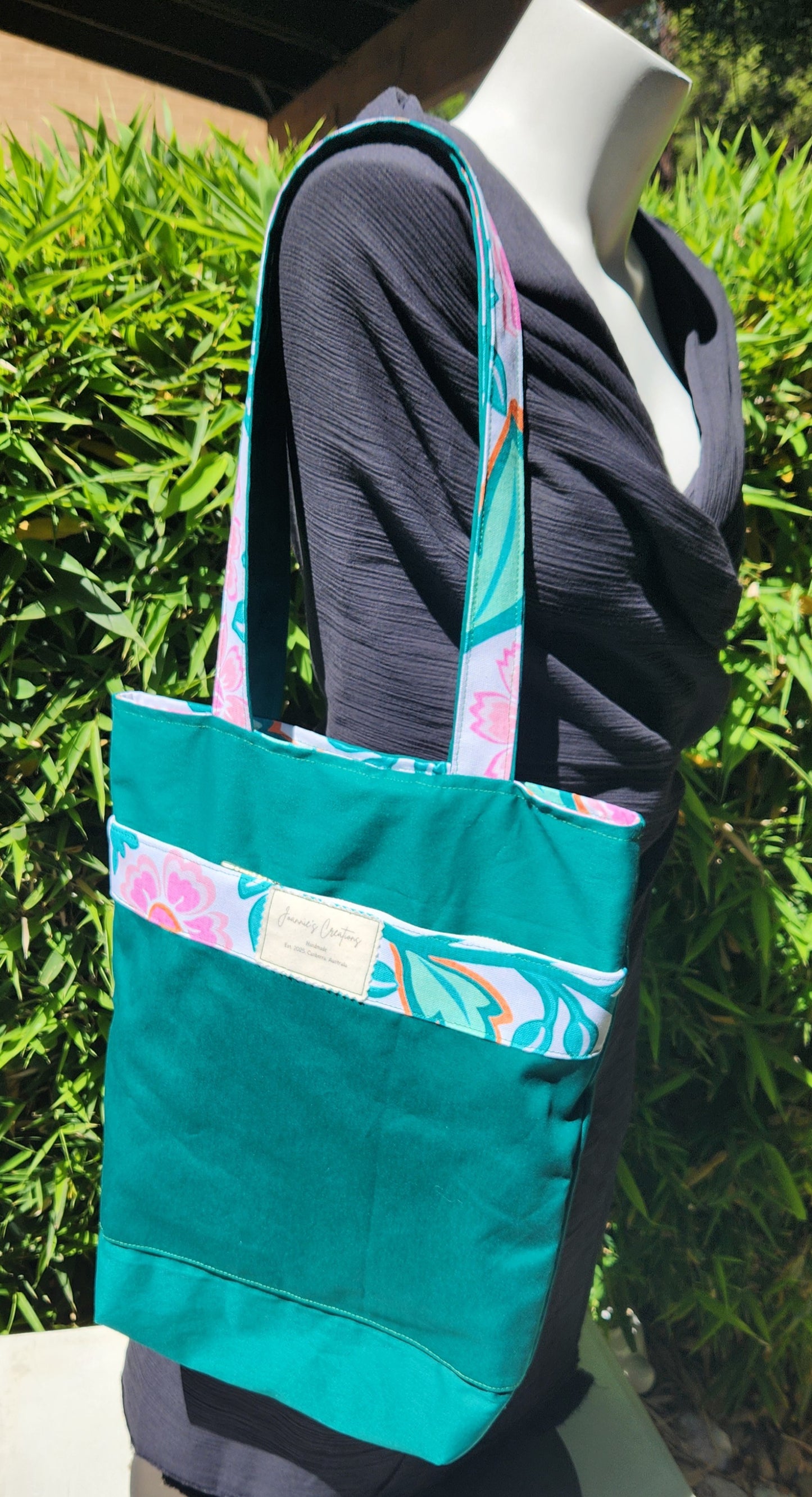 Reversible tote bag
