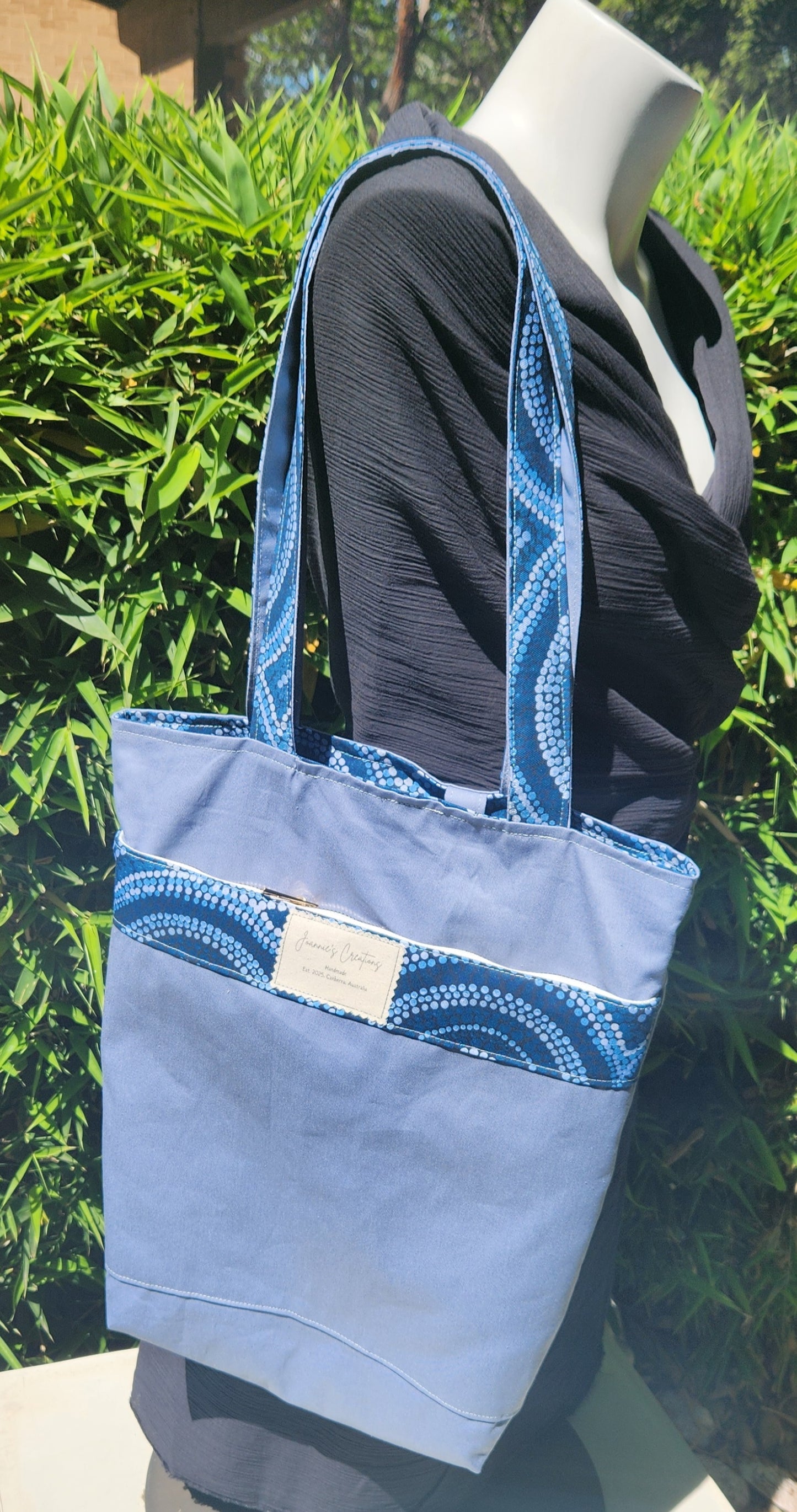 Reversible tote bag