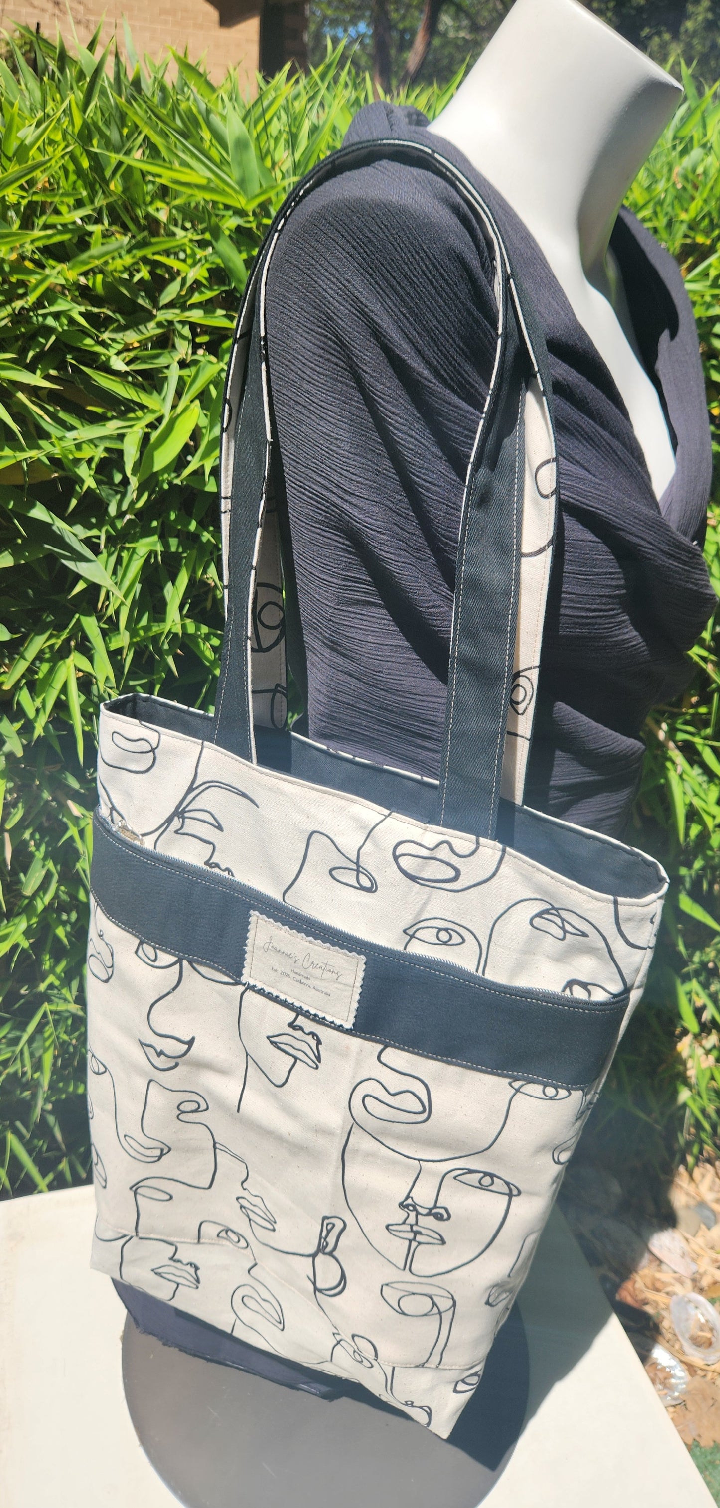 Reversible tote bag