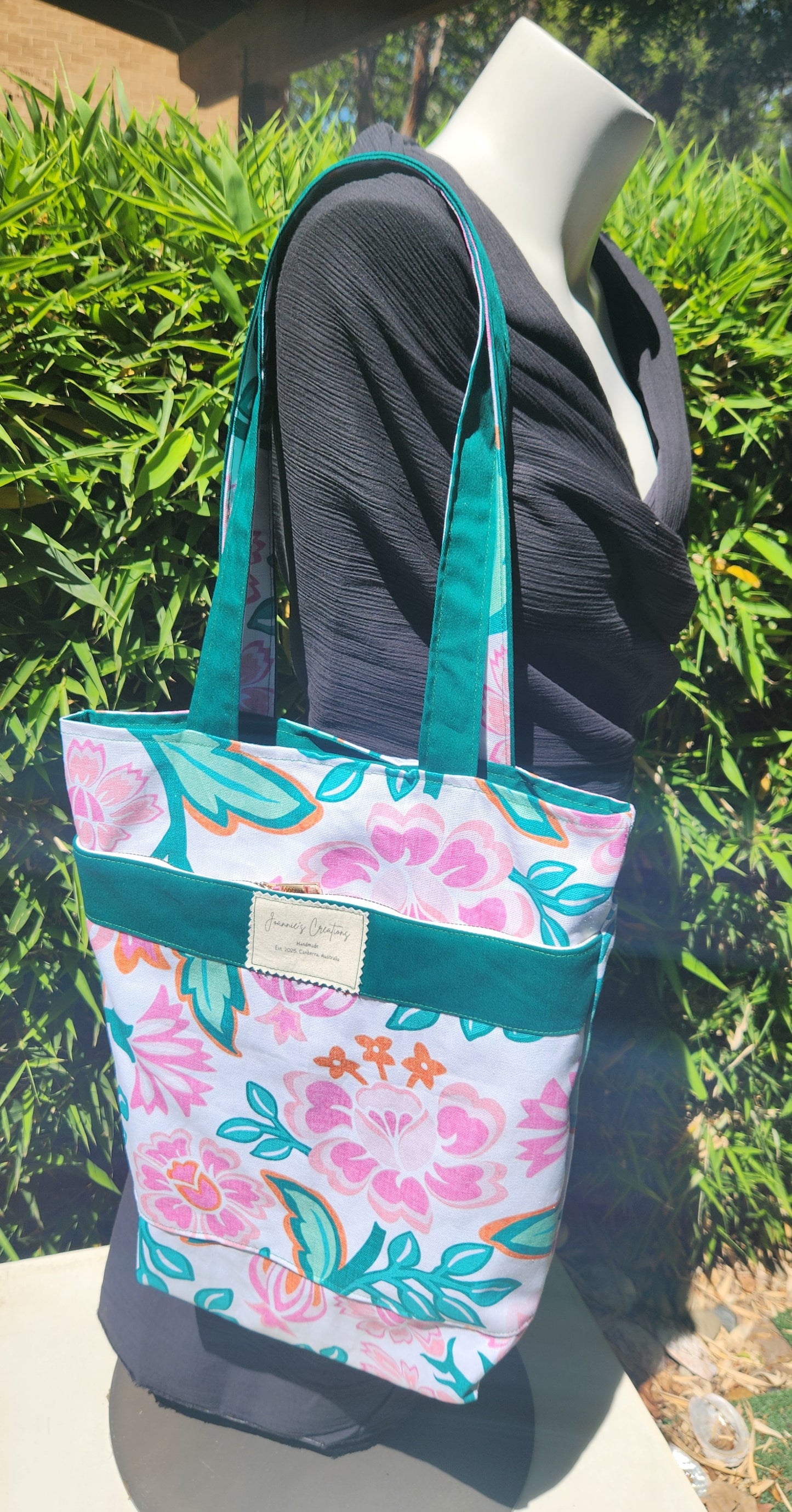 Reversible tote bag