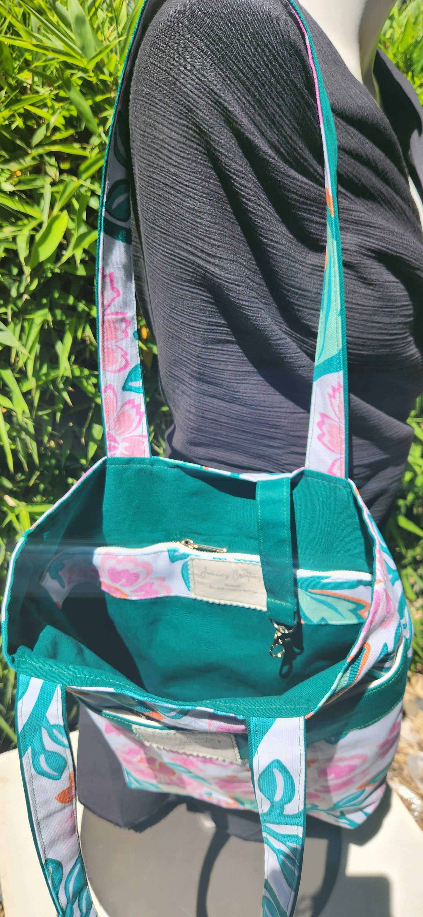 Reversible tote bag