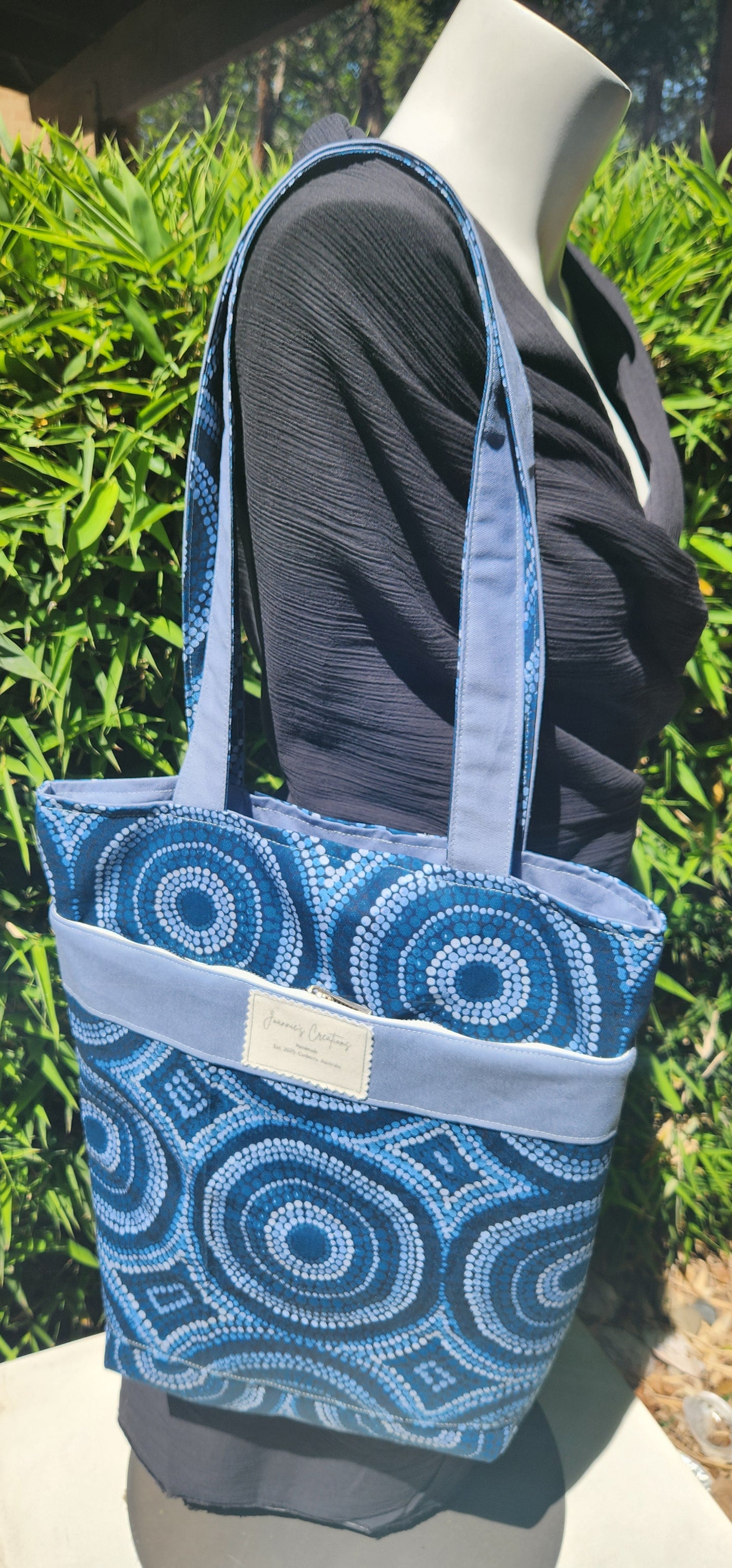 Reversible tote bag