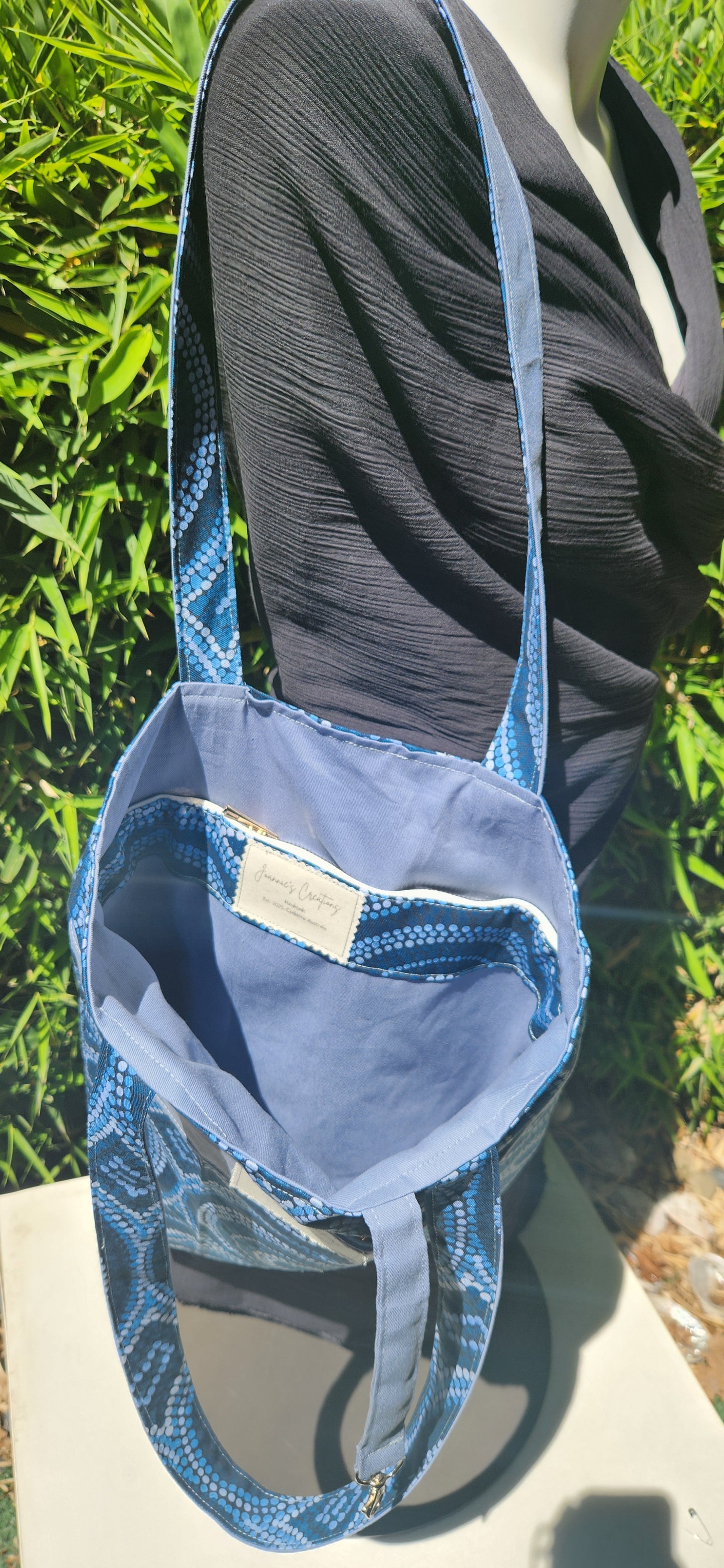 Reversible tote bag