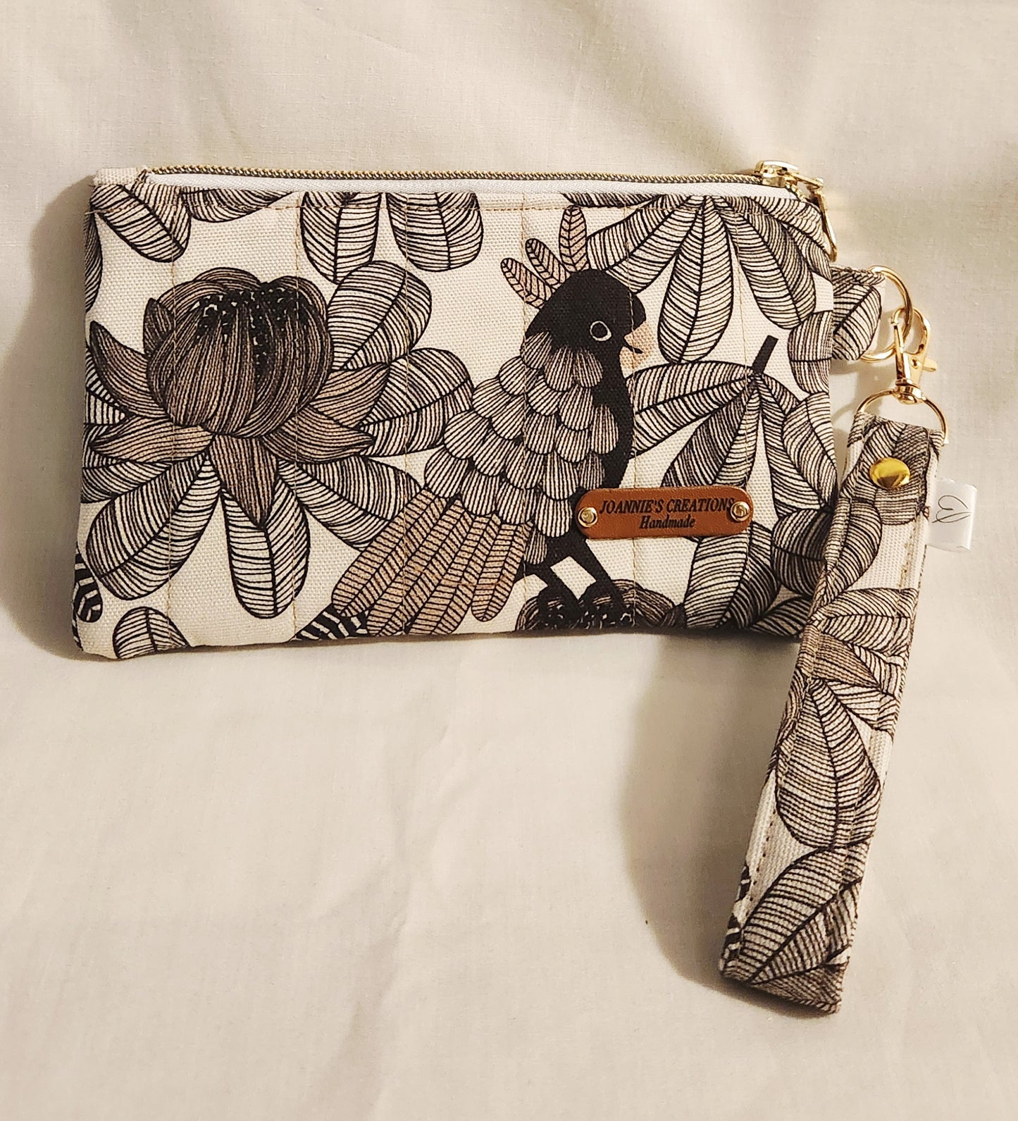 Mobile phone wristlet pouch