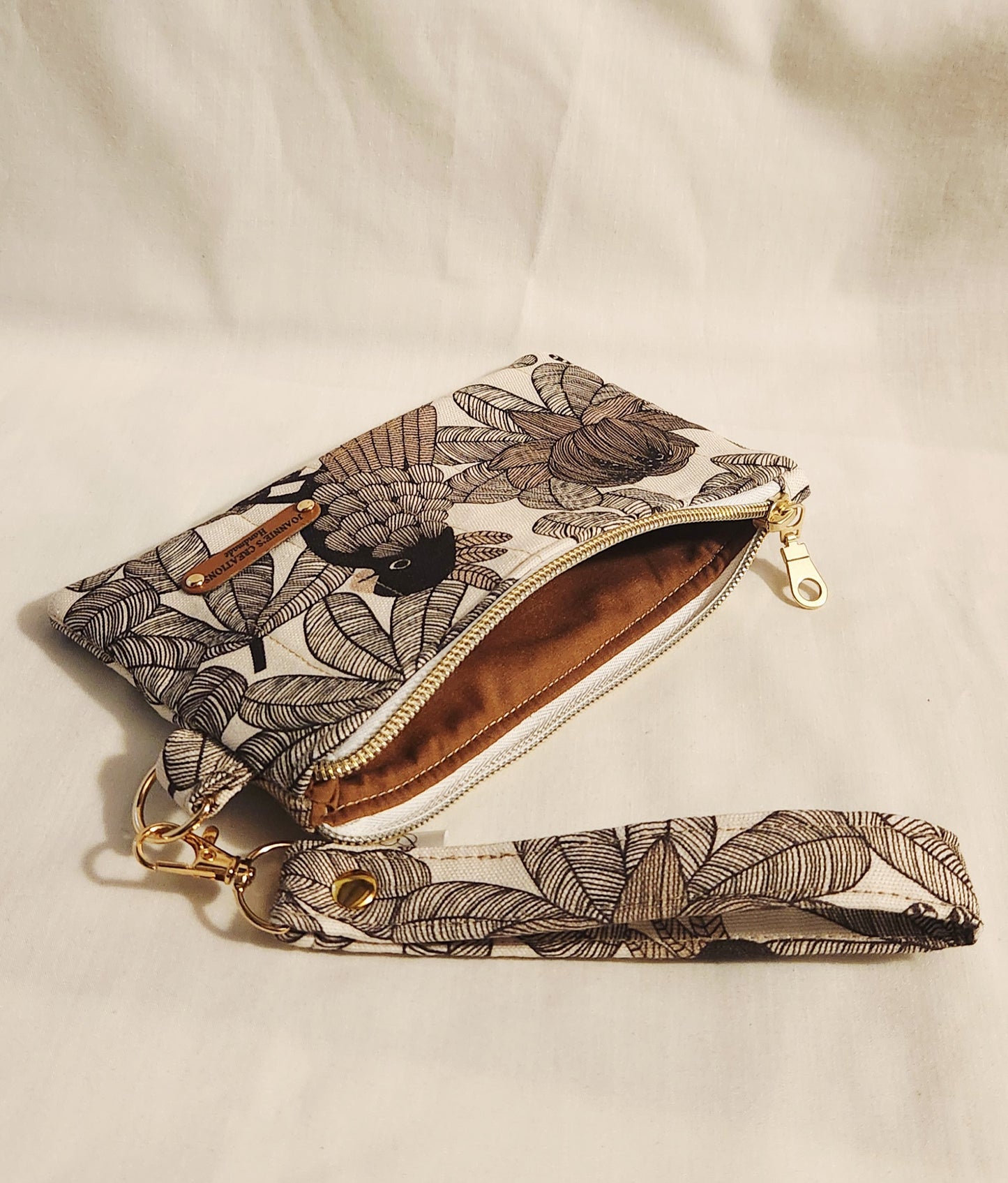 Mobile phone wristlet pouch