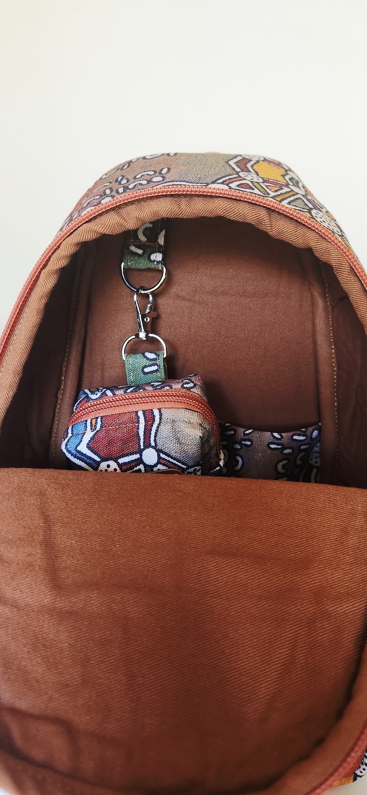 Everyday Utility Sling:
A versatile unisex chest & crossbody bag