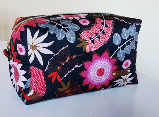 Summer Wildflower Medium Carry-All bag